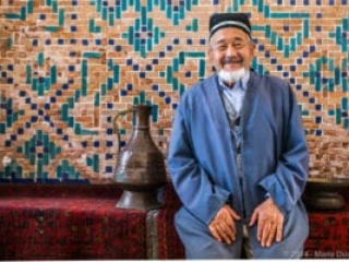 Samarkand, smile at Registan