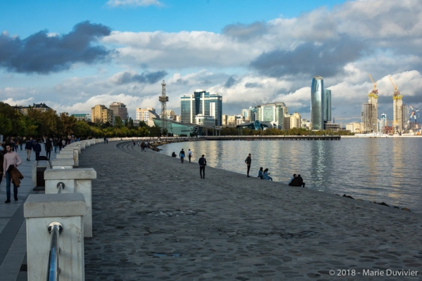 Baku, Promenade by the Caspian Sea