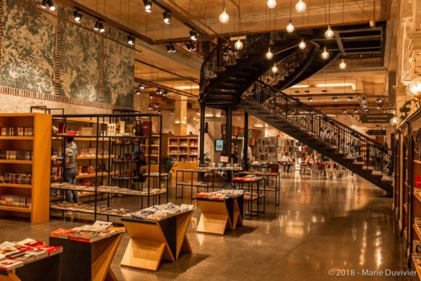 Baku, Coffee mood bookstore