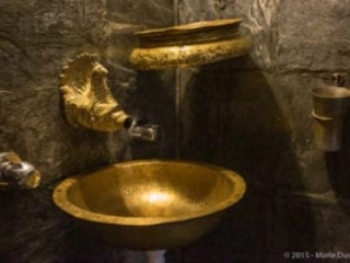 Patan, beautiful guesthouse bathroom