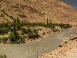 Afghanistan is literally a few meters away!