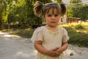 A little girl near Roshan