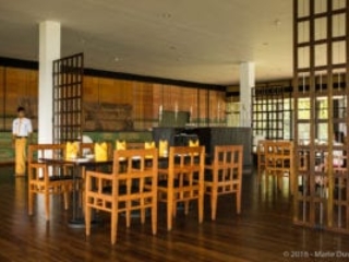 Geoffrey Bawa's Kandalama hotel