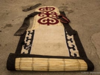 Kyzyl Tuu village, yurt making
