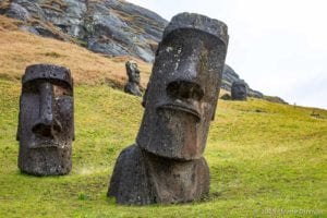 Rapa Nui (Easter Island), Moʻai statues