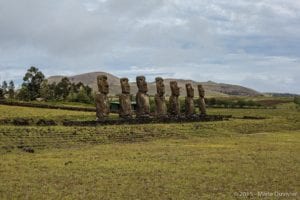 Rapa Nui (Easter Island), Moʻai statues